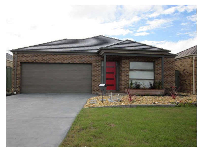 6 Cohens Way, Pakenham VIC 3810