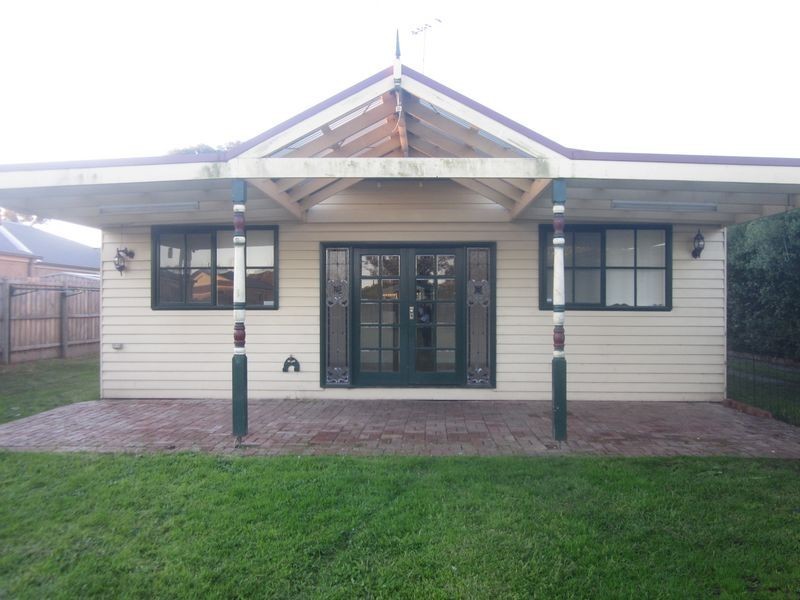 15 Henty Street, Pakenham VIC 3810