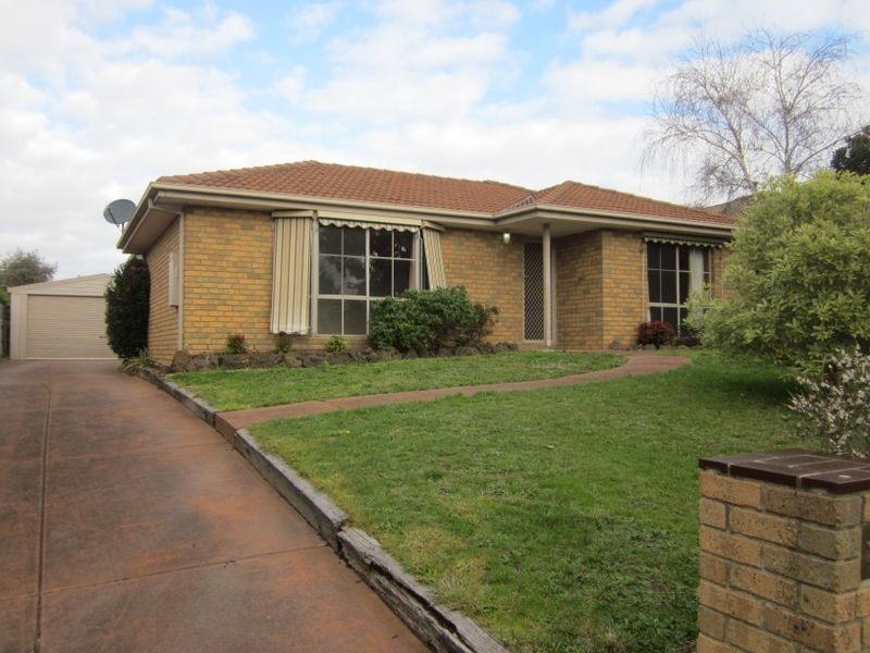 2 Dobson Court, Pakenham VIC 3810