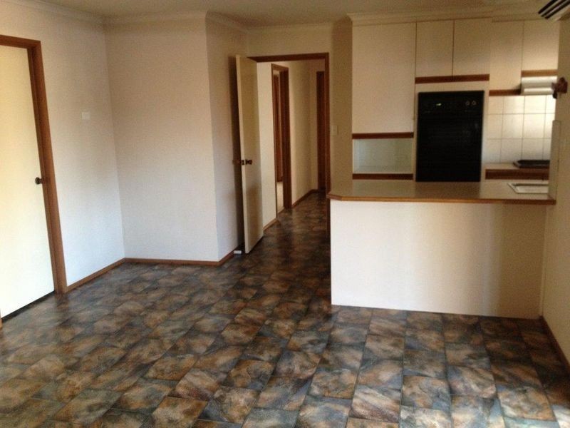 2 Dobson Court, Pakenham VIC 3810