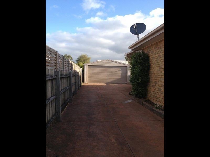 2 Dobson Court, Pakenham VIC 3810