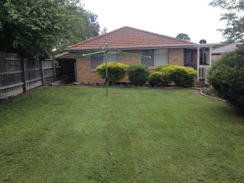 2 Dobson Court, Pakenham VIC 3810