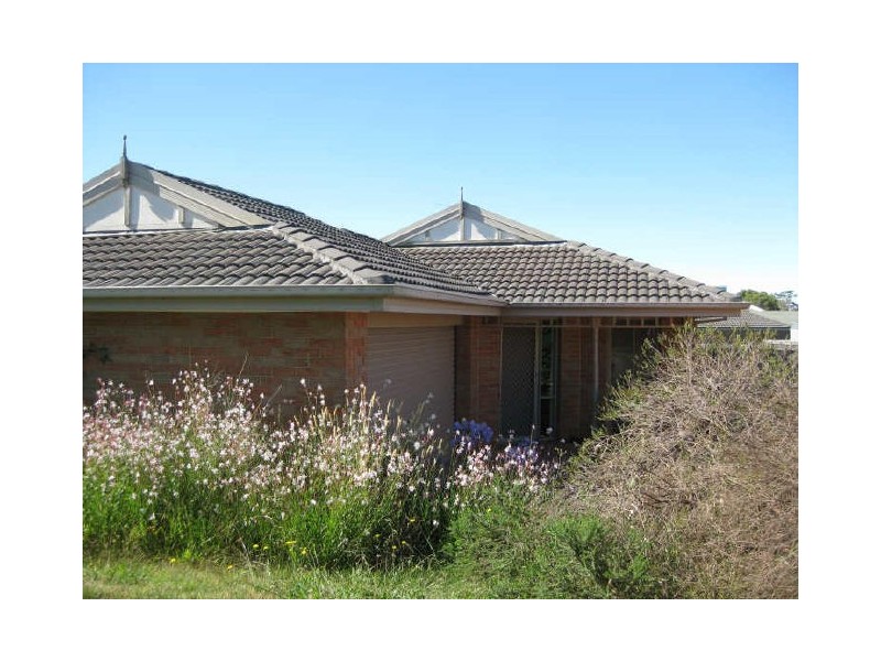 6 Jacqueline Place, Pakenham VIC 3810