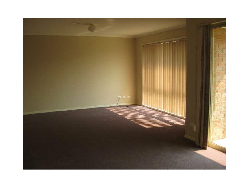 6 Jacqueline Place, Pakenham VIC 3810