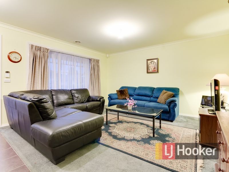 28 Hartland Circuit, Pakenham VIC 3810
