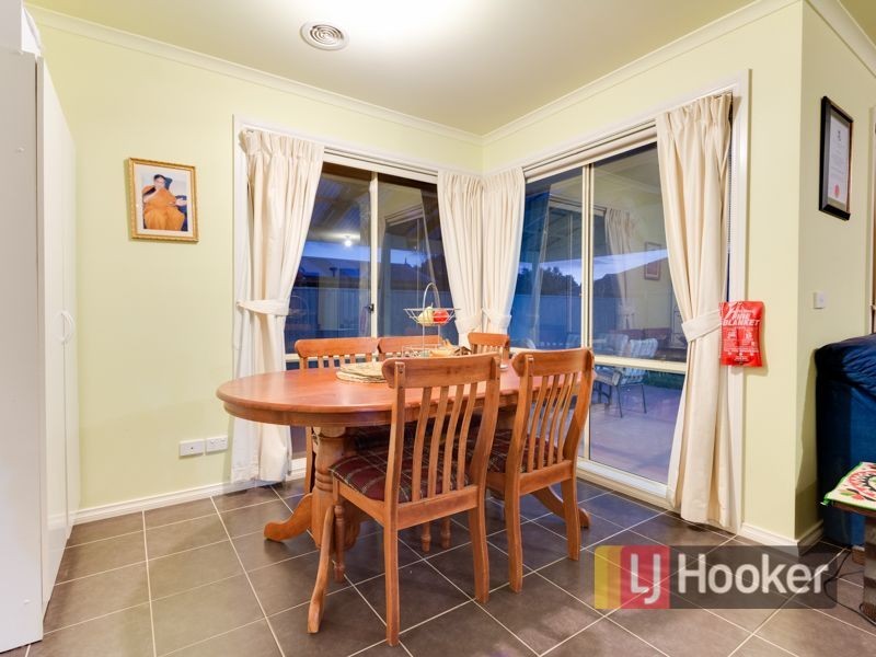 28 Hartland Circuit, Pakenham VIC 3810