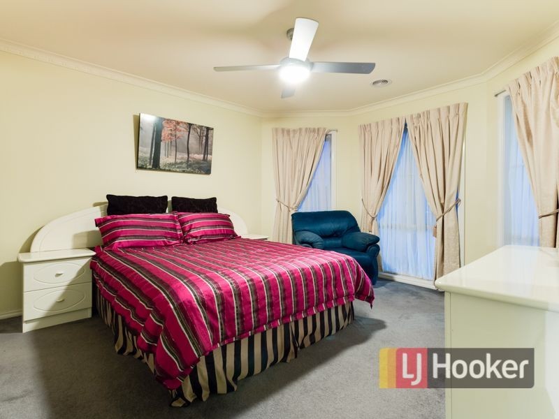 28 Hartland Circuit, Pakenham VIC 3810