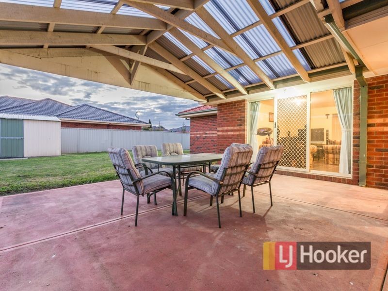 28 Hartland Circuit, Pakenham VIC 3810