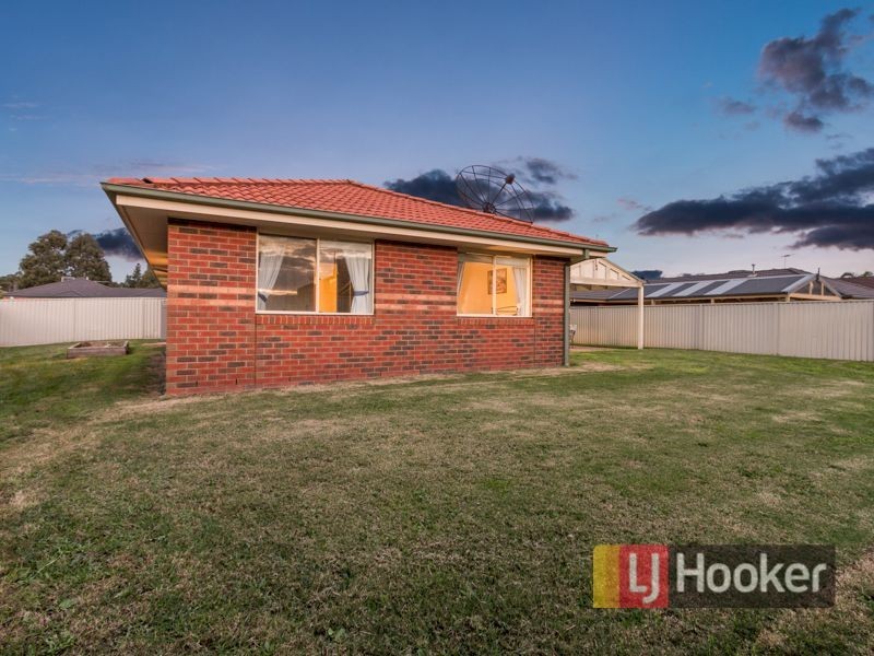 28 Hartland Circuit, Pakenham VIC 3810