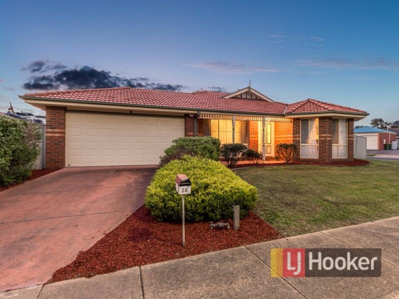 28 Hartland Circuit, Pakenham VIC 3810
