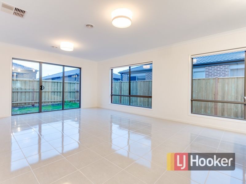 14 Ravensdale Avenue, Officer VIC 3809