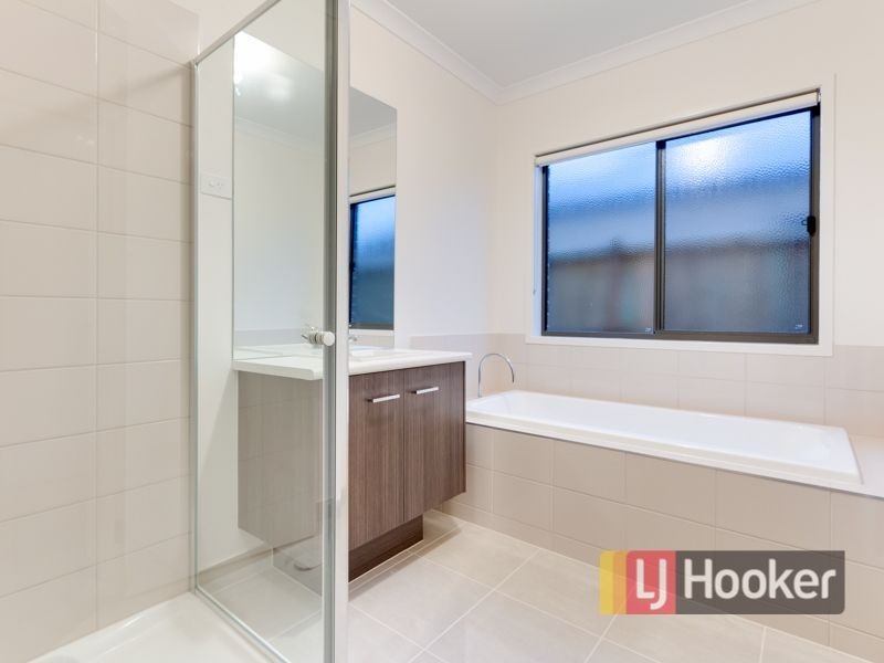 14 Ravensdale Avenue, Officer VIC 3809