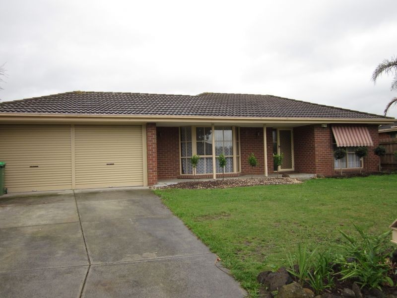 3 Jan Maree Court, Pakenham VIC 3810