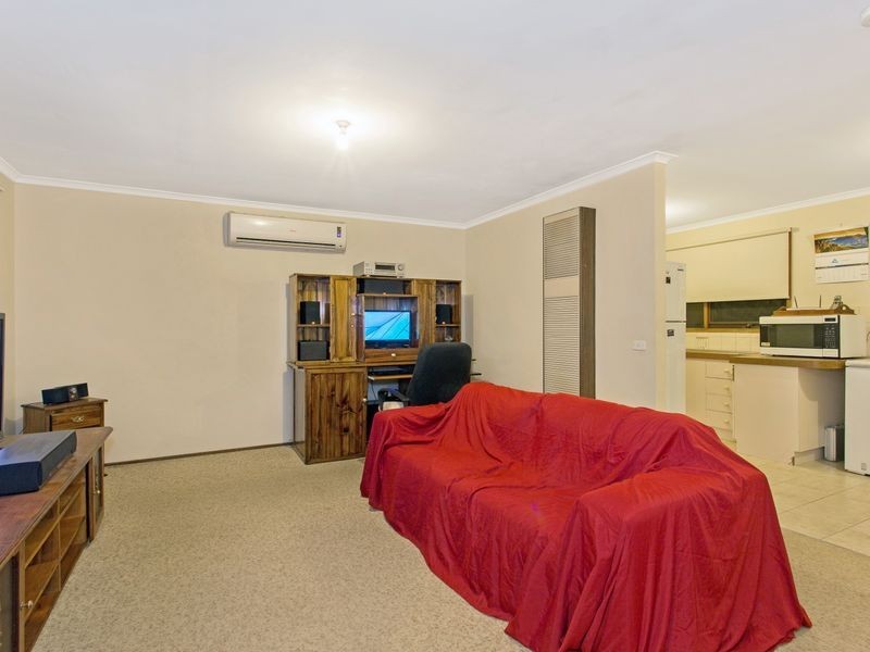 31 Cameron Way, Pakenham VIC 3810