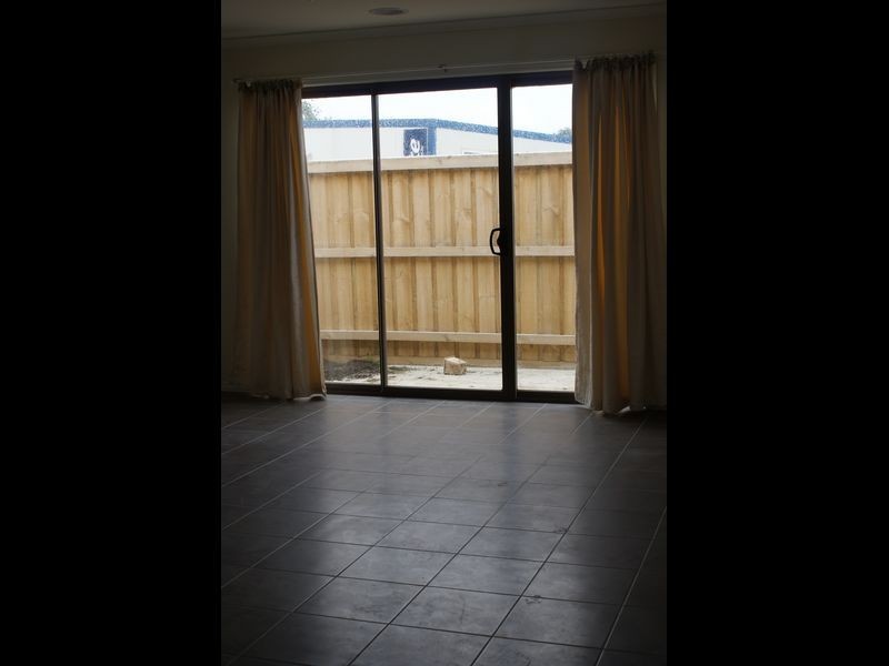 55 Fallingwater Drive, Pakenham VIC 3810