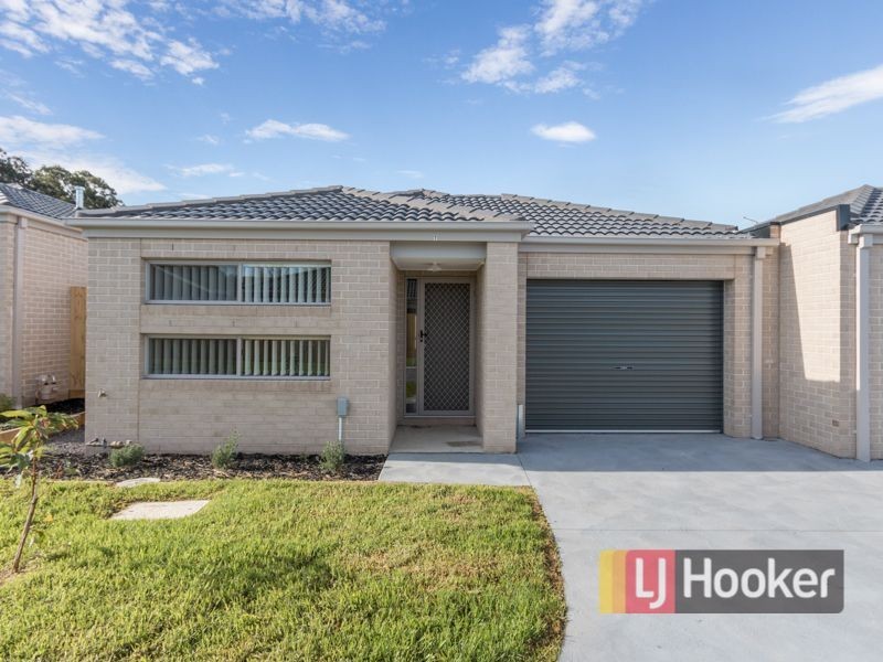 5/30 Sir Thomas Drive, Pakenham VIC 3810
