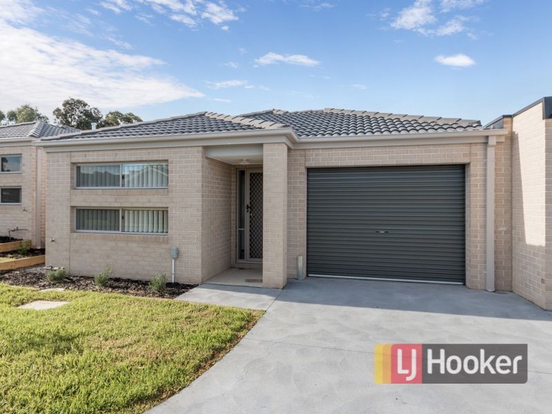 5/30 Sir Thomas Drive, Pakenham VIC 3810