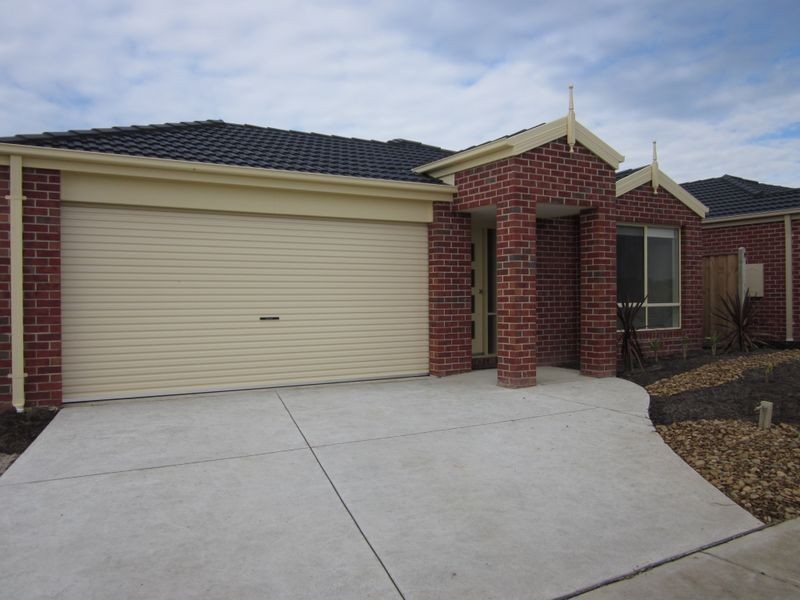 44 Arden Avenue, Pakenham VIC 3810