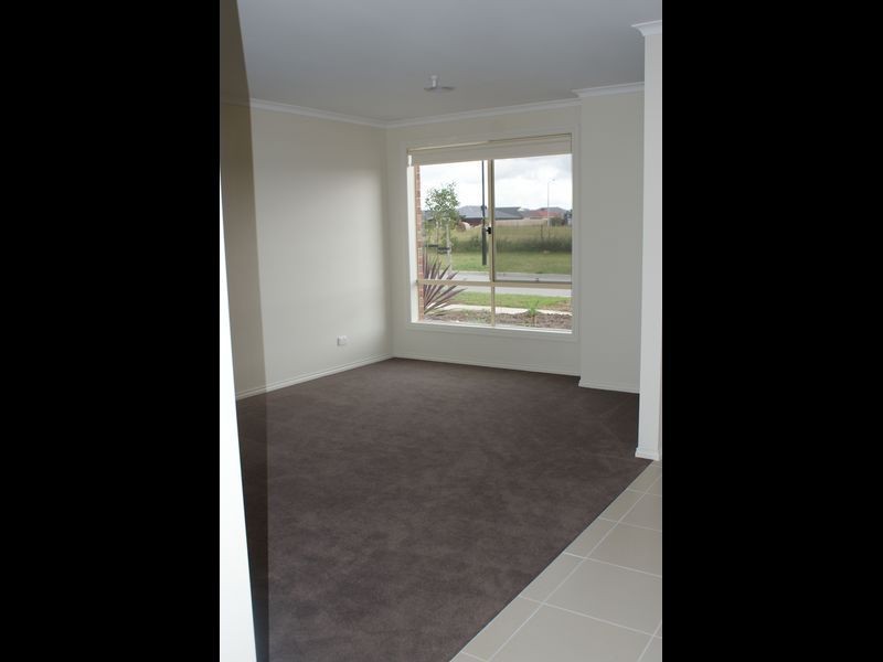 44 Arden Avenue, Pakenham VIC 3810