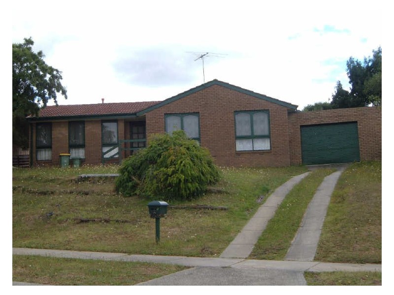 6 Dove Court, Pakenham VIC 3810