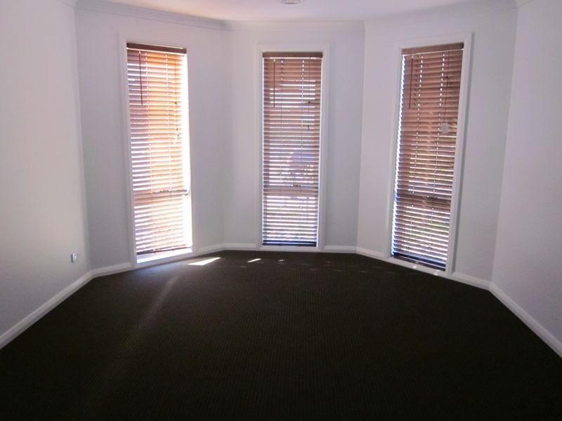 92 Gallery Way, Pakenham VIC 3810