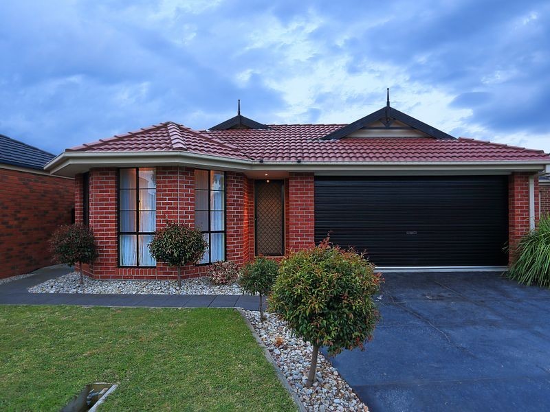 40 Laurina Link, Pakenham VIC 3810