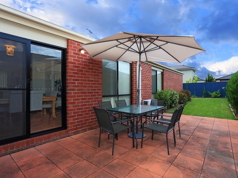 40 Laurina Link, Pakenham VIC 3810