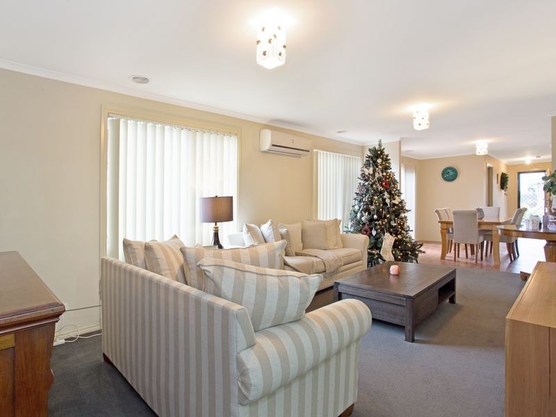 40 Laurina Link, Pakenham VIC 3810