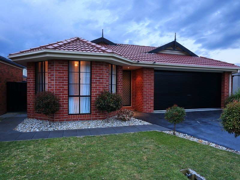 40 Laurina Link, Pakenham VIC 3810