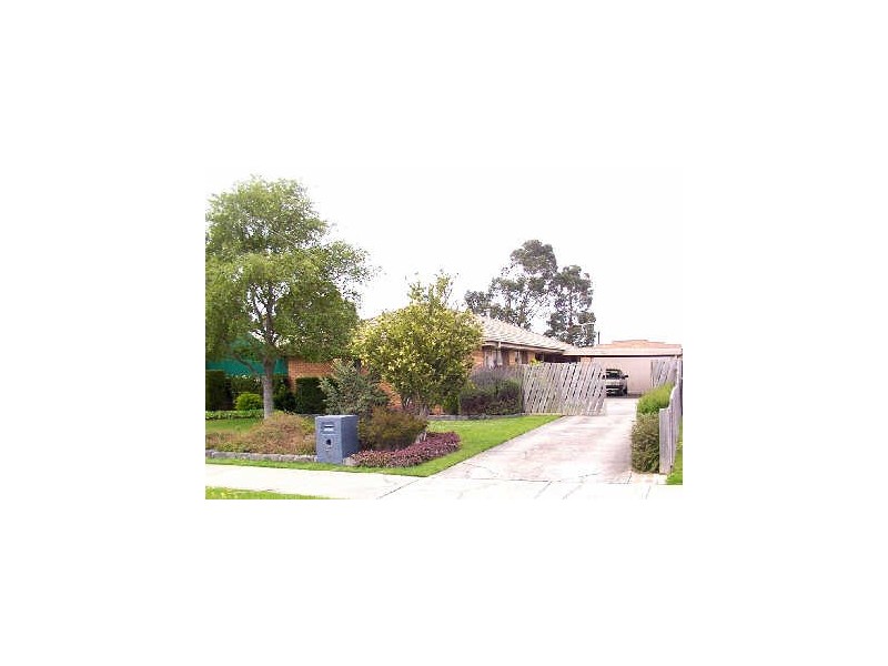 5 Cameron Way, Pakenham VIC 3810