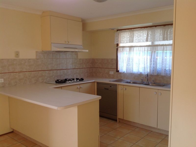 5 Cameron Way, Pakenham VIC 3810