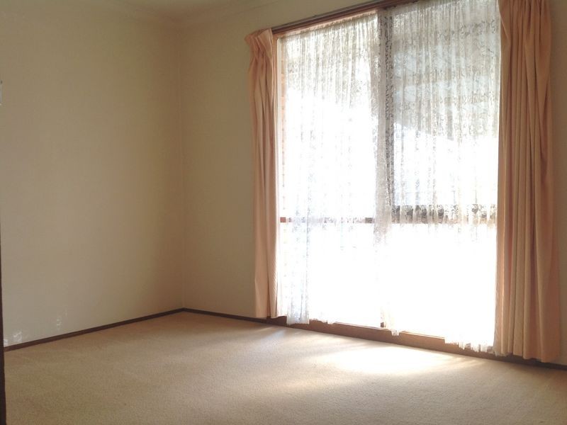 5 Cameron Way, Pakenham VIC 3810