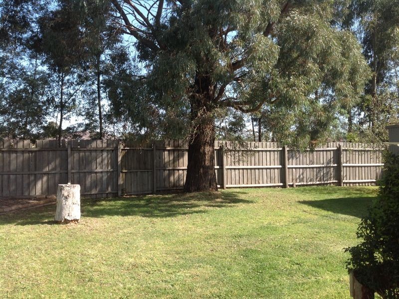 5 Cameron Way, Pakenham VIC 3810