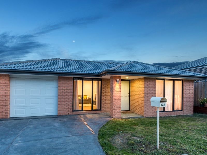 54 Clarendon Street, Pakenham VIC 3810