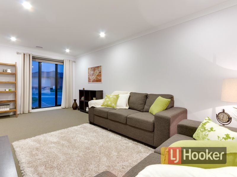 54 Clarendon Street, Pakenham VIC 3810