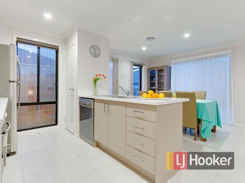 54 Clarendon Street, Pakenham VIC 3810