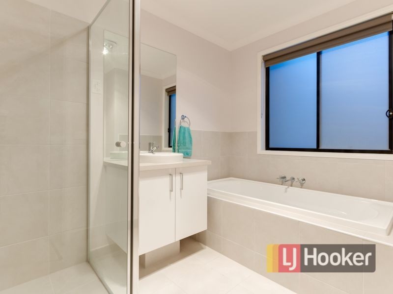 54 Clarendon Street, Pakenham VIC 3810