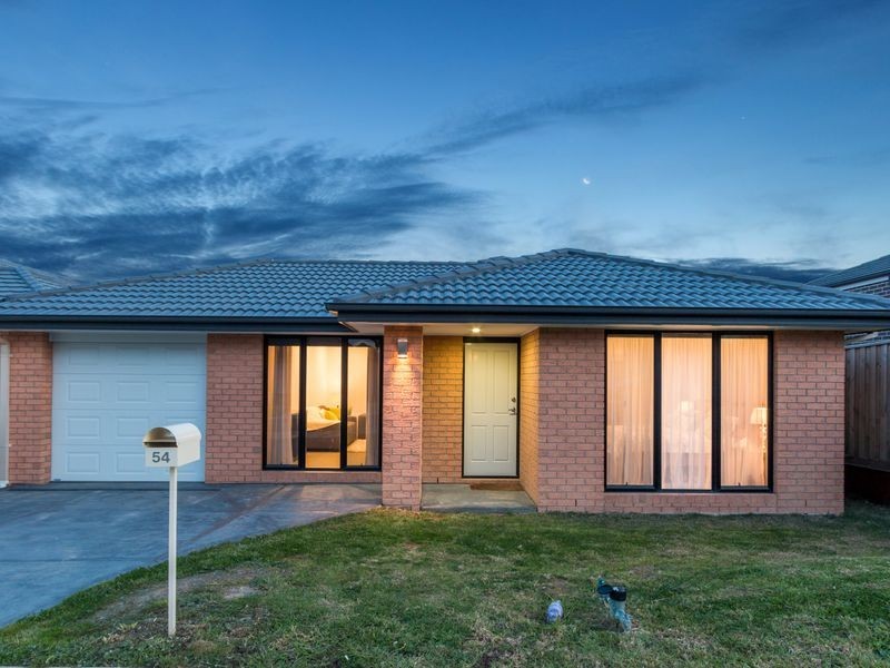 54 Clarendon Street, Pakenham VIC 3810