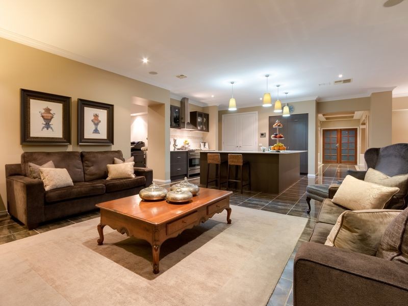 6 Cormorant Parade, Pakenham VIC 3810