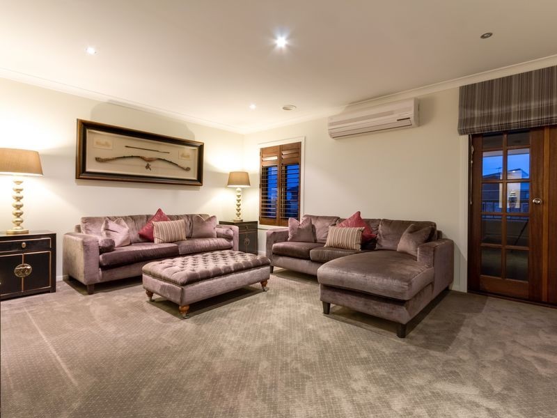 6 Cormorant Parade, Pakenham VIC 3810