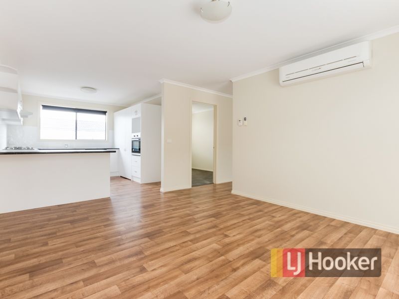 15 Adrian Drive, Pakenham VIC 3810