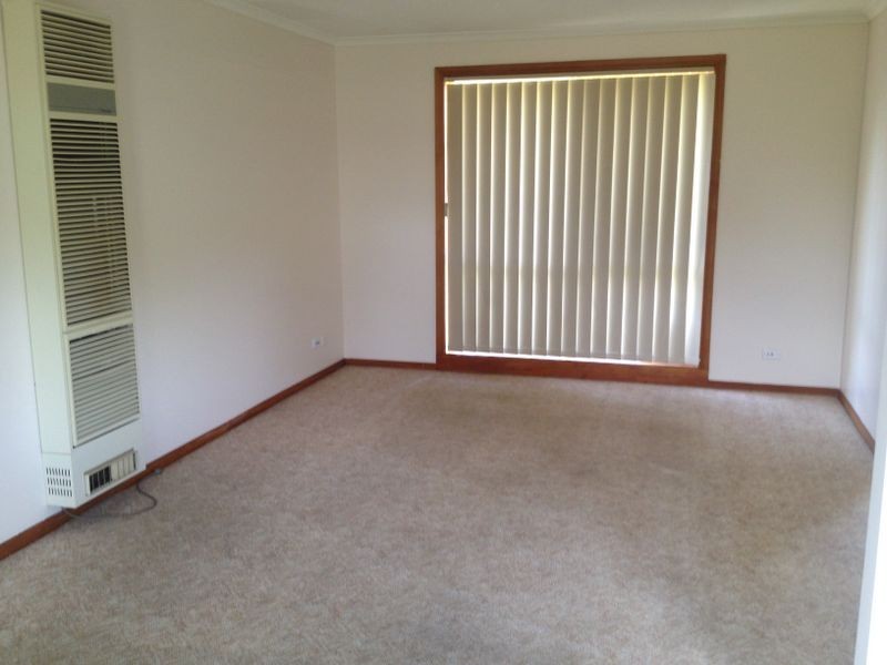 4/11-13 Carlyle Street, Pakenham VIC 3810