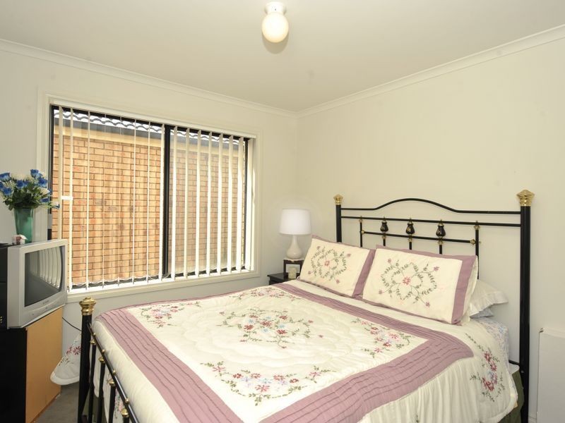 4/22 Parman Avenue, Pakenham VIC 3810