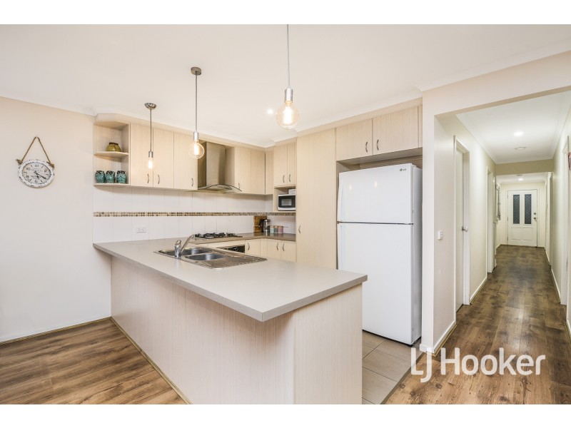 30 Kimberley Grove, Pakenham VIC 3810