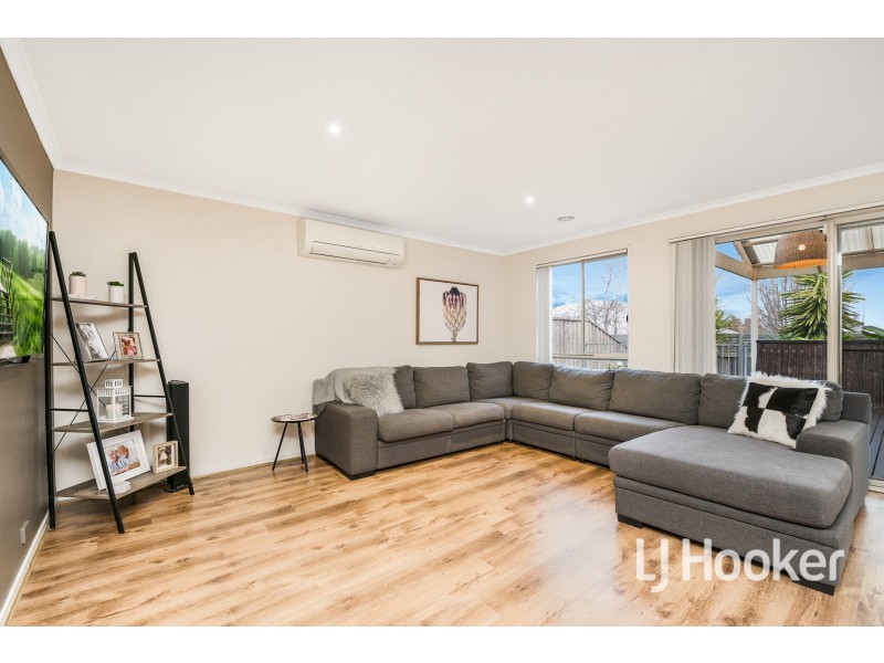 30 Kimberley Grove, Pakenham VIC 3810