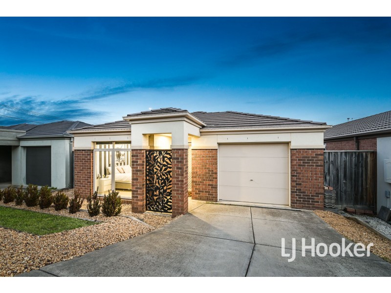 30 Kimberley Grove, Pakenham VIC 3810