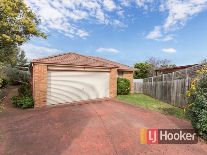 16 Jacqueline Place, Pakenham VIC 3810