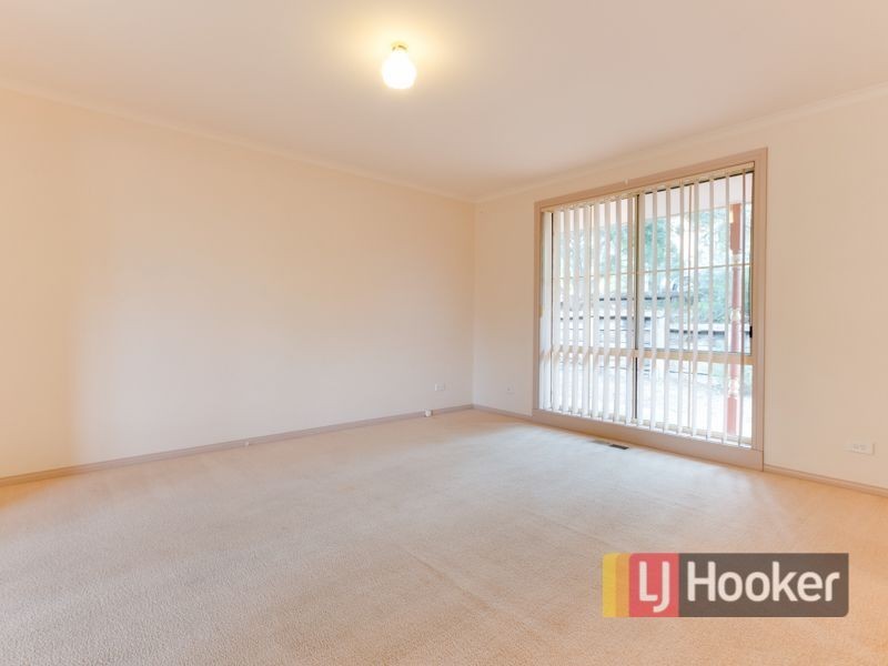 16 Jacqueline Place, Pakenham VIC 3810