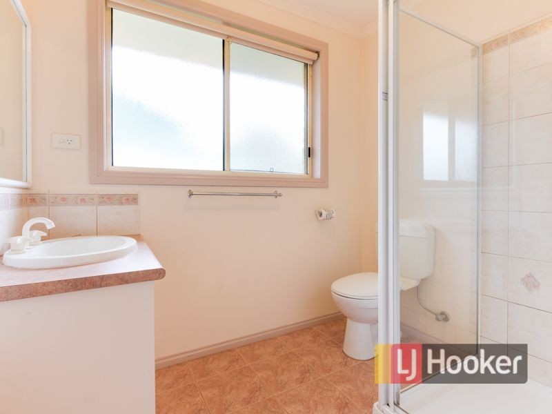 16 Jacqueline Place, Pakenham VIC 3810