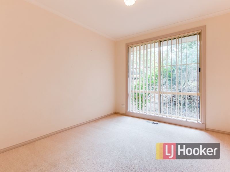 16 Jacqueline Place, Pakenham VIC 3810